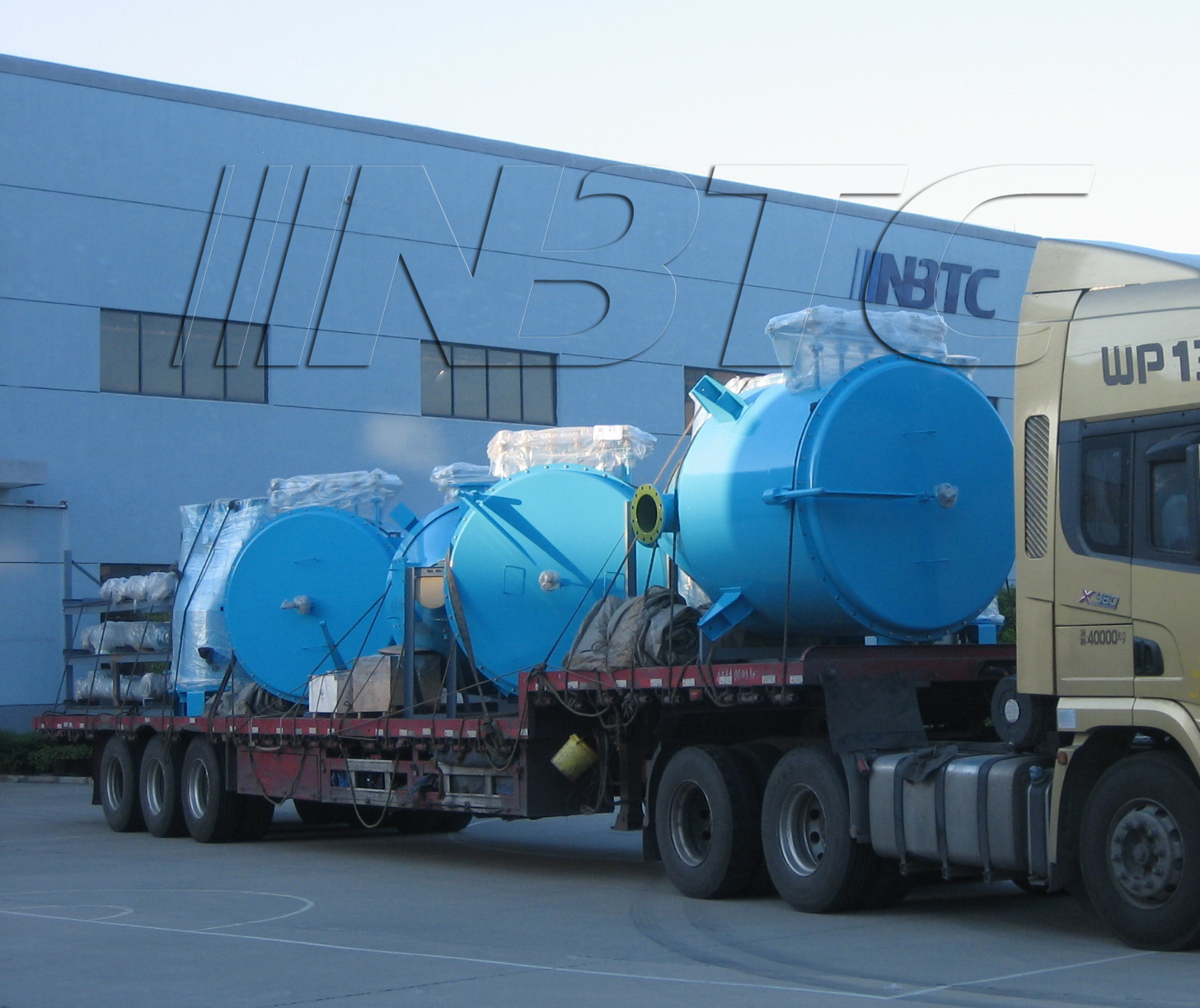 不畏炎日，又一批鋰電池氣力輸送工程產品按時交付