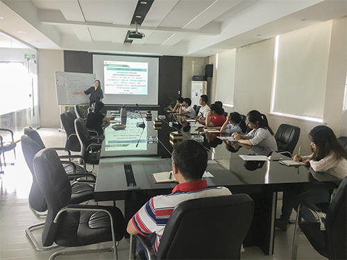 公司舉辦關于《合同法》法律知識培訓
